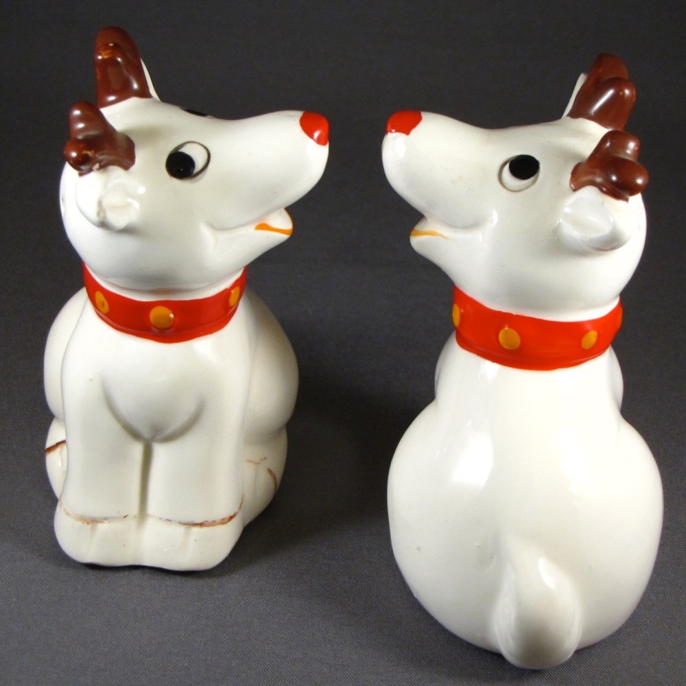 Vintage Christmas Smiling Happy Reindeer Salt & Pepper Shakers CUTE! Taiwan